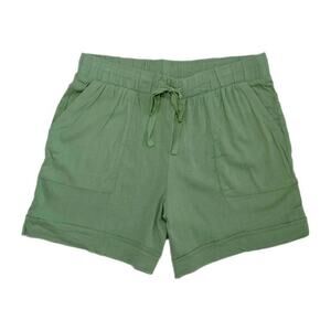 NWT Jessica Shorts – Size Small | green | Soft Leggings Material